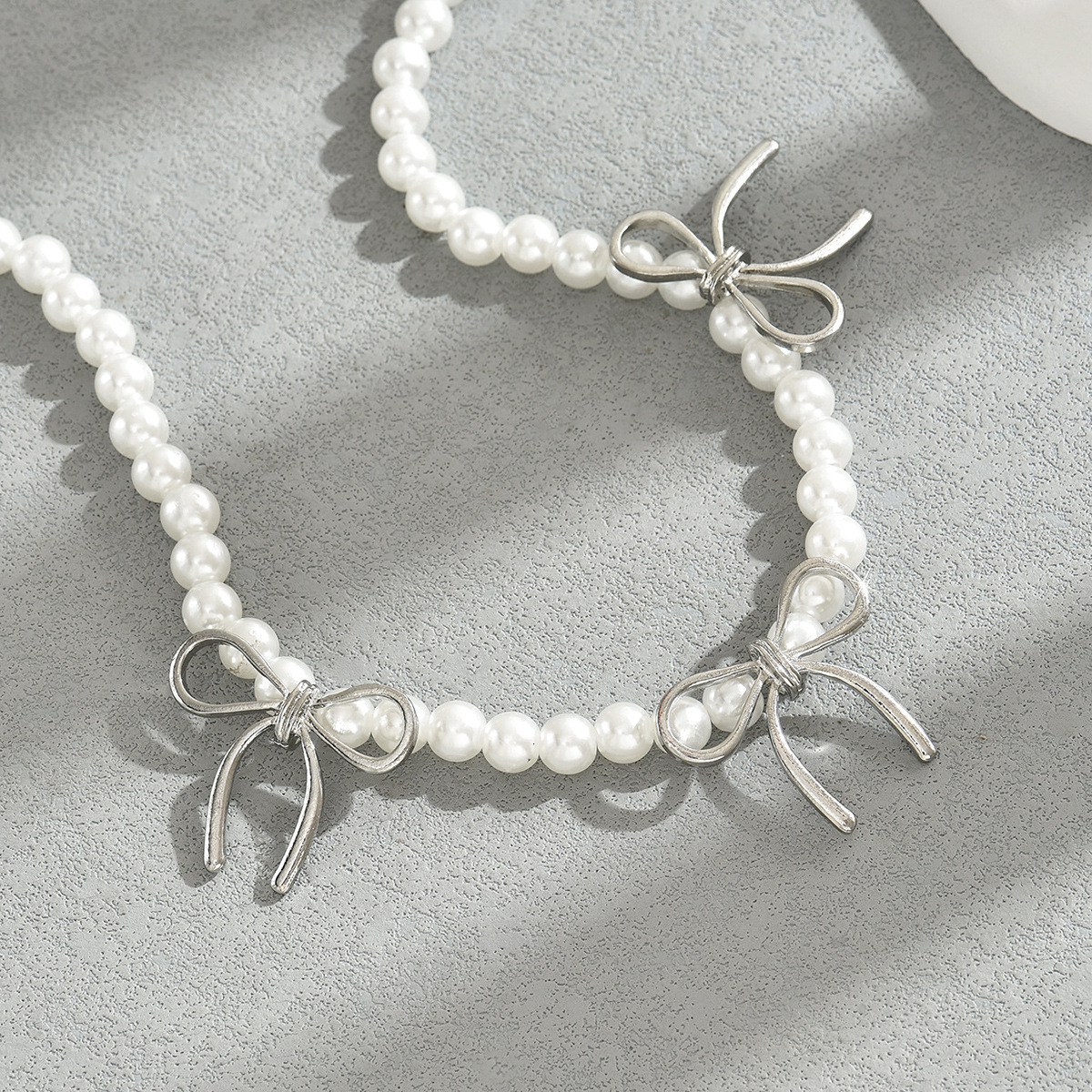 Fashion Women S Beaded Necklace Pearl Bowknot Design High End Clavicle Chain Choker