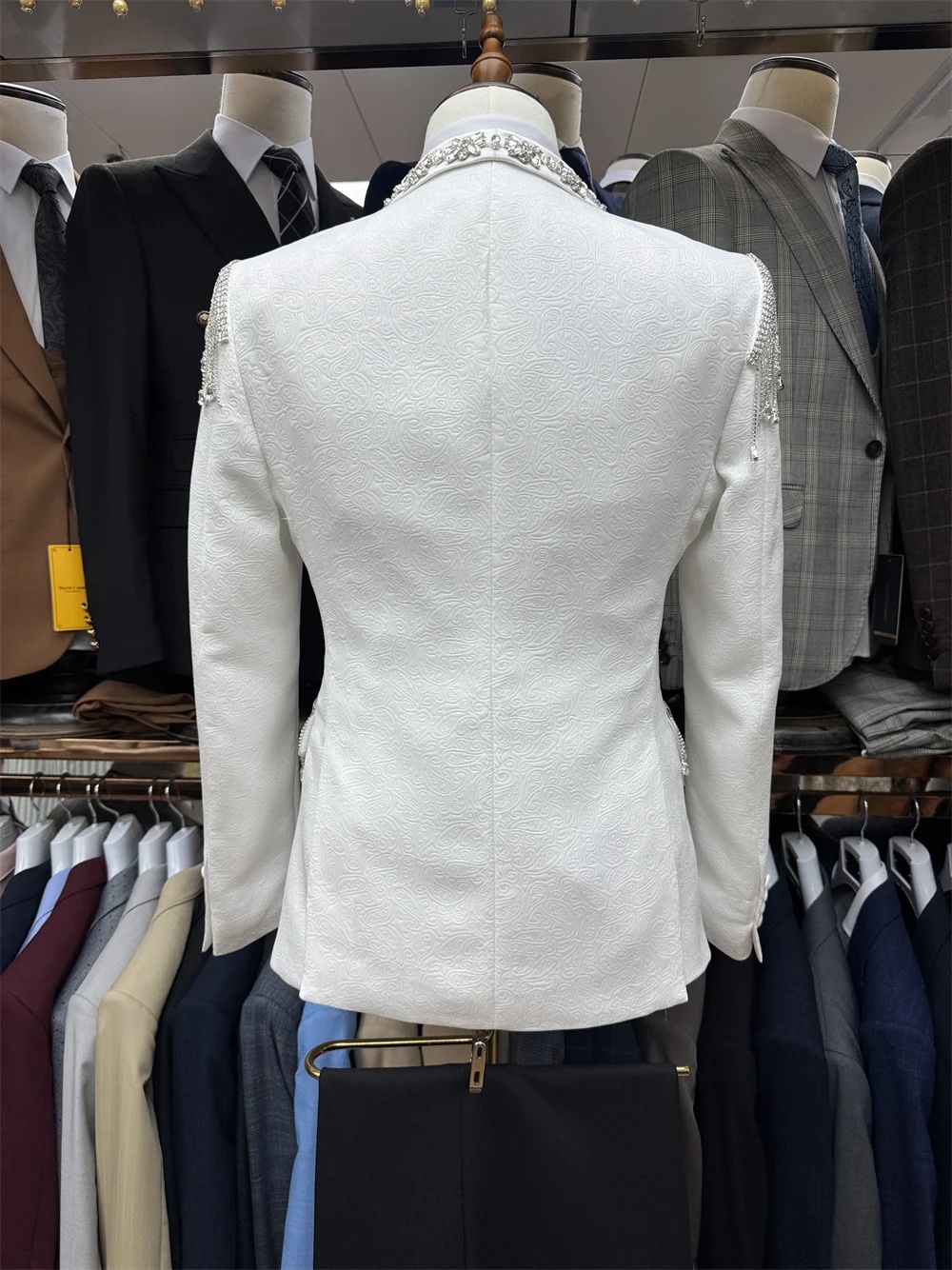 Luxury Crystal Men Suits Tailor-Made 2 Pieces Set Shawl Lapel Jacquard Jacket Rhinestone Tassel Blazer One-Button Customized Coat Pants Plus Size