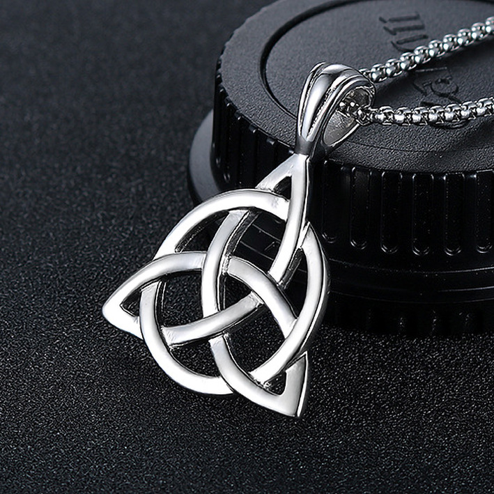 European and American Fashion Simple Alloy Triangle Integrated Retro Men and Women's Universal Domineering Necklace
