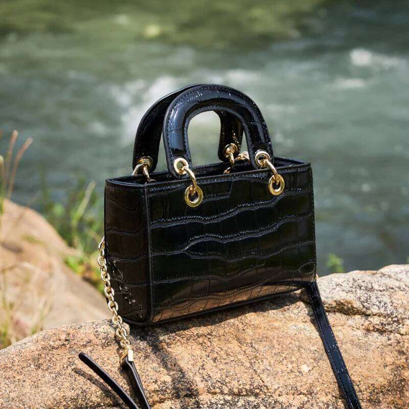 Luxurious Design Bags Women's Crocodile Texture Mini Handbag Girls Single Shoulder Crossbody Bag for Daily Use Commuting Ladies Stylish Messenger