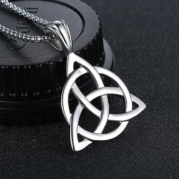 European and American Fashion Simple Alloy Triangle Integrated Retro Men and Women's Universal Domineering Necklace