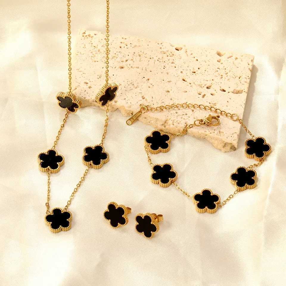 Luxusteel Pendant Earnail Chain Bracelet Set Flower Shaped Stainless Steel Pendants Necklace Earring Sets Necklace Jewelry Gift X2507181