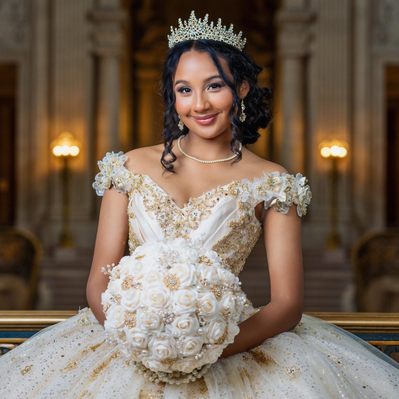 Ivory Shiny Quinceanera Dresses Ball Gown Off The Shoulder Applique Lace Beading Crystal Tull Corset Sweet 16 Dress Vestidos 15 Anos