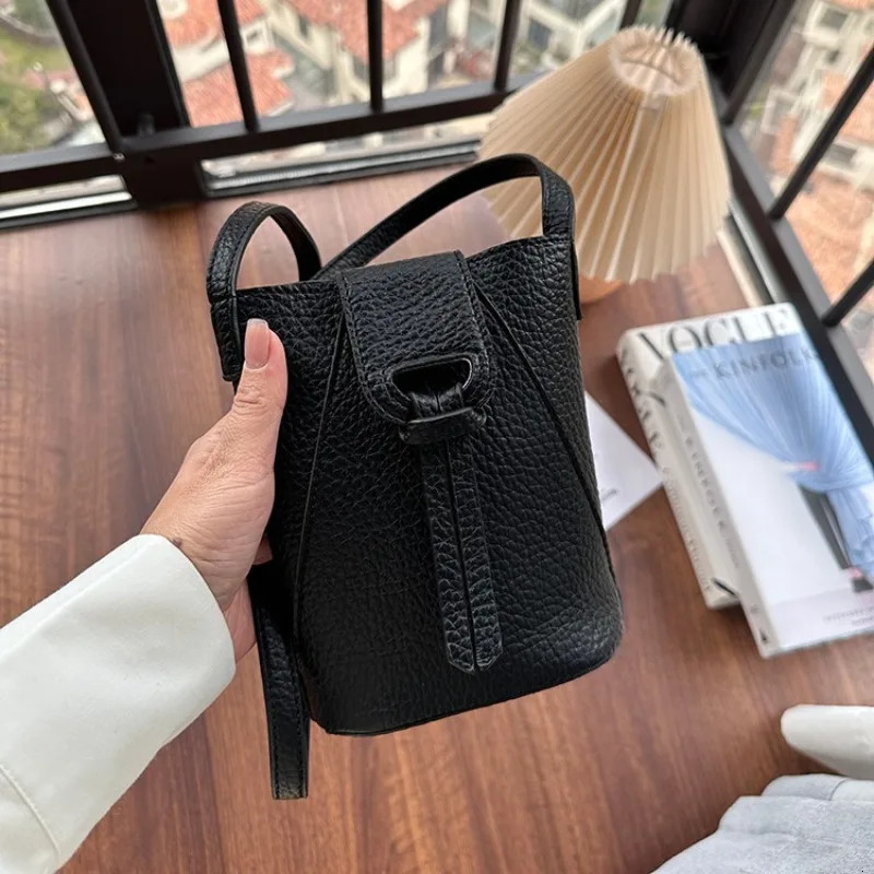Trendy and Minimalist Bucket Bag with Simple Knot Like Decoration and Good Quality Leather Material Women Bucket Bag 250623