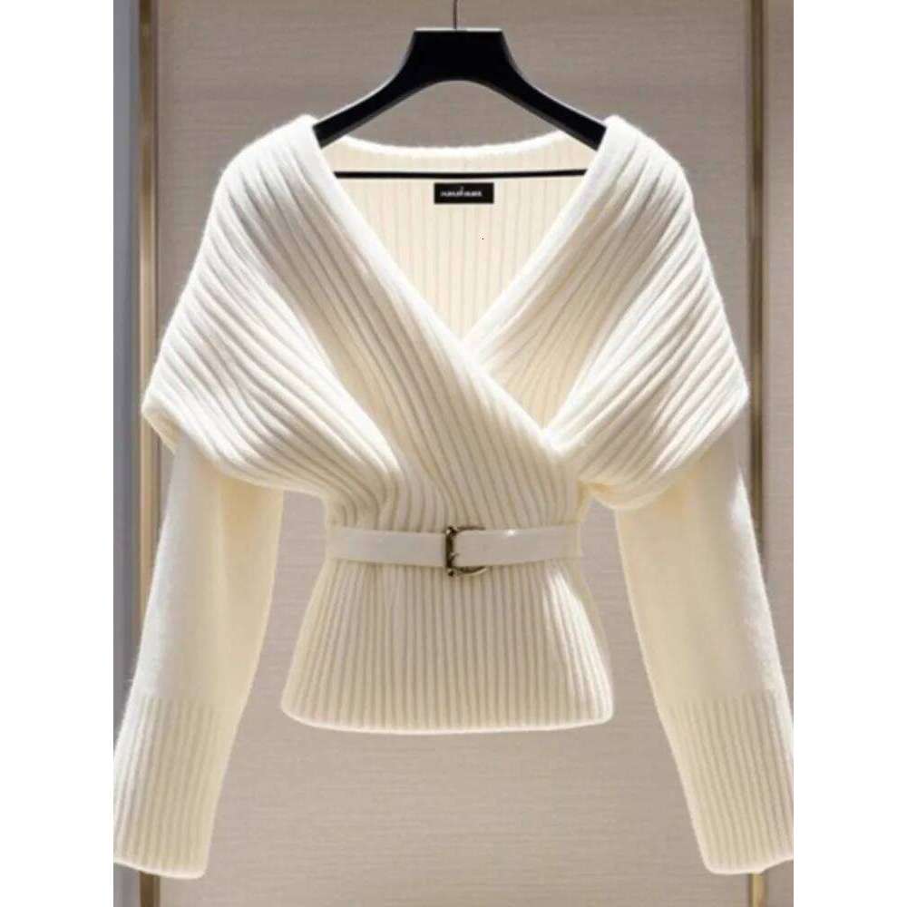 Xiaoxiangfeng V-Neck Knitted For Women 2024 Winter New Style, High End Design, Slimming Soft Sticky White Sweater