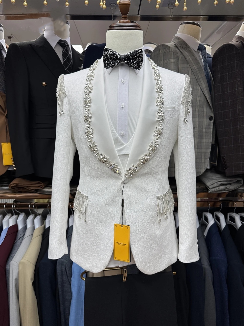 Luxury Crystal Men Suits Tailor-Made 2 Pieces Set Shawl Lapel Jacquard Jacket Rhinestone Tassel Blazer One-Button Customized Coat Pants Plus Size