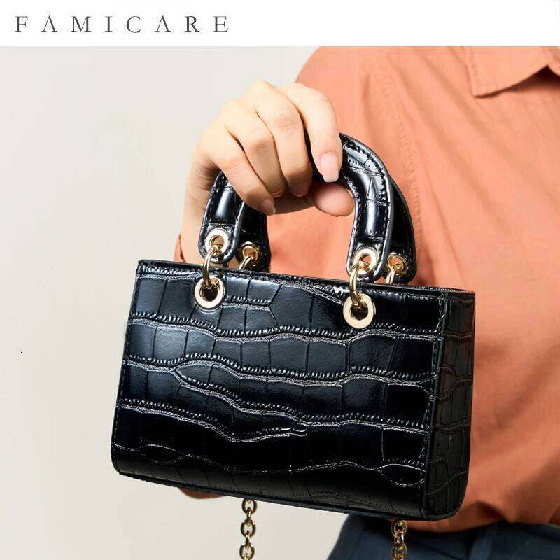 Luxurious Design Bags Women's Crocodile Texture Mini Handbag Girls Single Shoulder Crossbody Bag for Daily Use Commuting Ladies Stylish Messenger