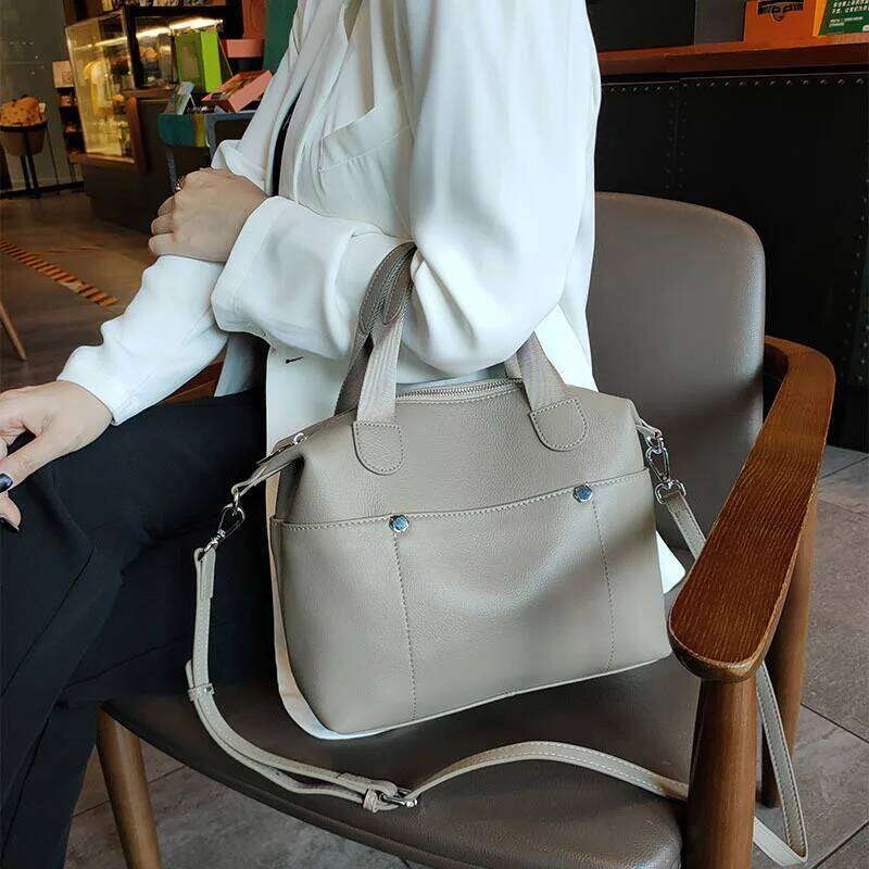 Luxurious Design Bags Female Commute Genuine Leather Messenger Bags Fashion Solid Color Lady Shoulder Bag Large Capacity Women Casual Handbag New 2023