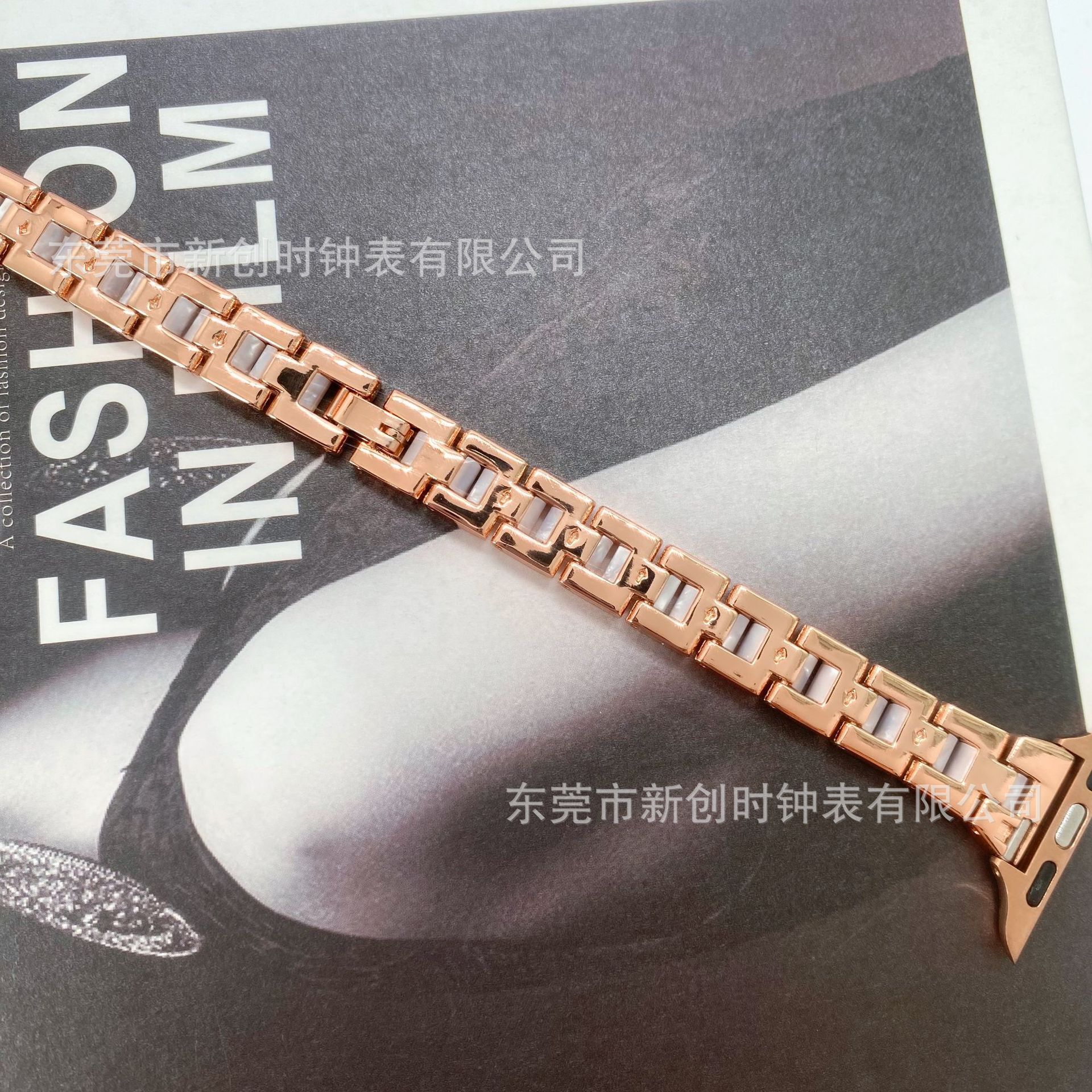 Luxury Premium New Release High-End Fashion Metal & Resin Thin Three-Bead iWatch Band for Apple Watch Series 1-9