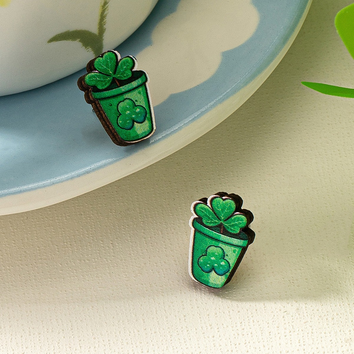 1 Set of 3 Pairs Green Earrings Four-Leaf Clover Wooden Material Exquisite Small Fresh Forest Style