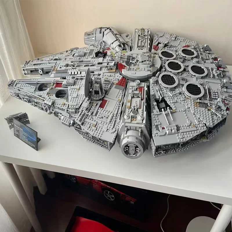 3900PCS Space Wars 75192 Falcon Ship Building Blocks Bricks Adult Boy Millennium Spacecraft 05132 for Christmas Birthday Gifts Y250624