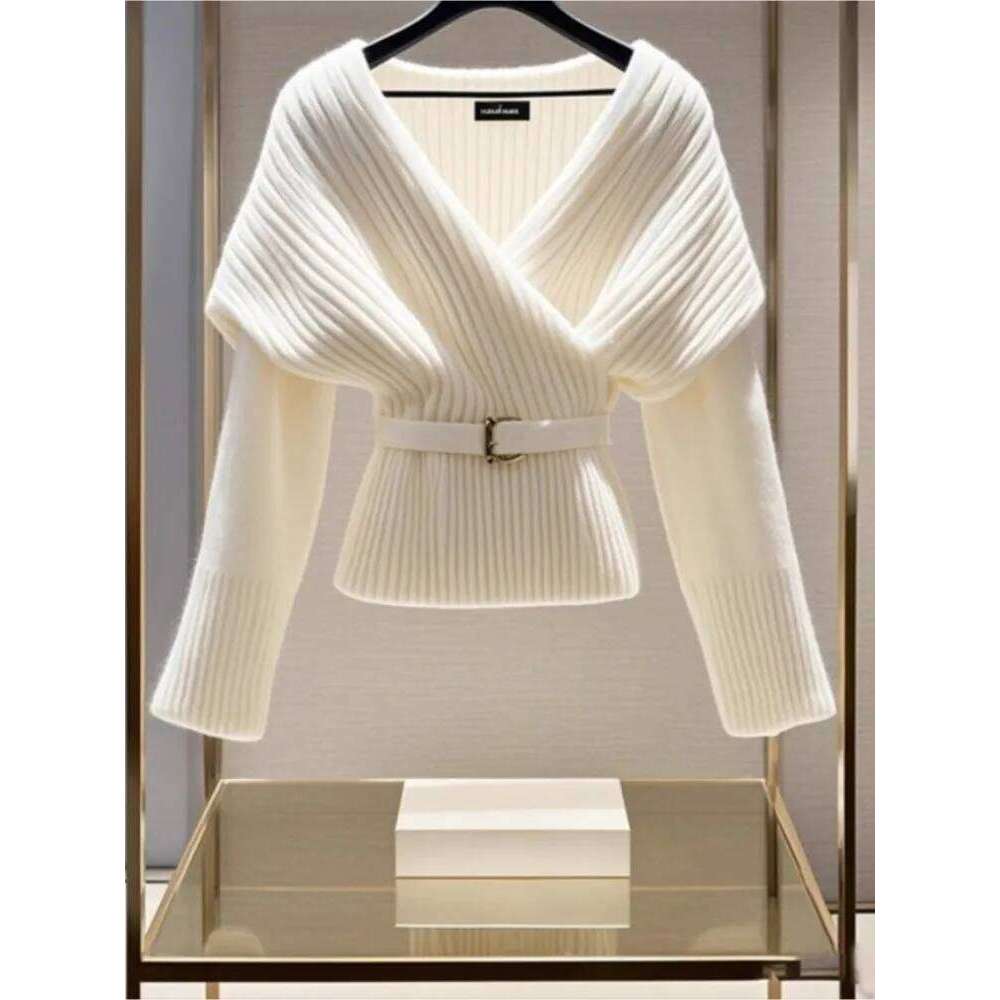 Xiaoxiangfeng V-Neck Knitted For Women 2024 Winter New Style, High End Design, Slimming Soft Sticky White Sweater
