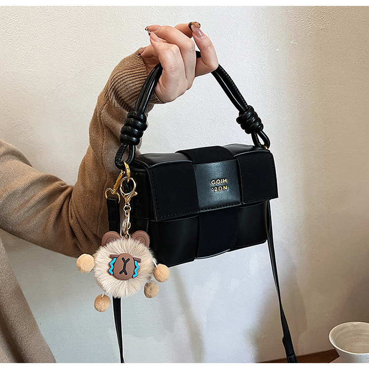 Free Shipping 2025 New Designer Bag Single Shoulder Bag High-end Korean Style Lightweight Bag For Women Super Popular Woven Niche Design Single Should