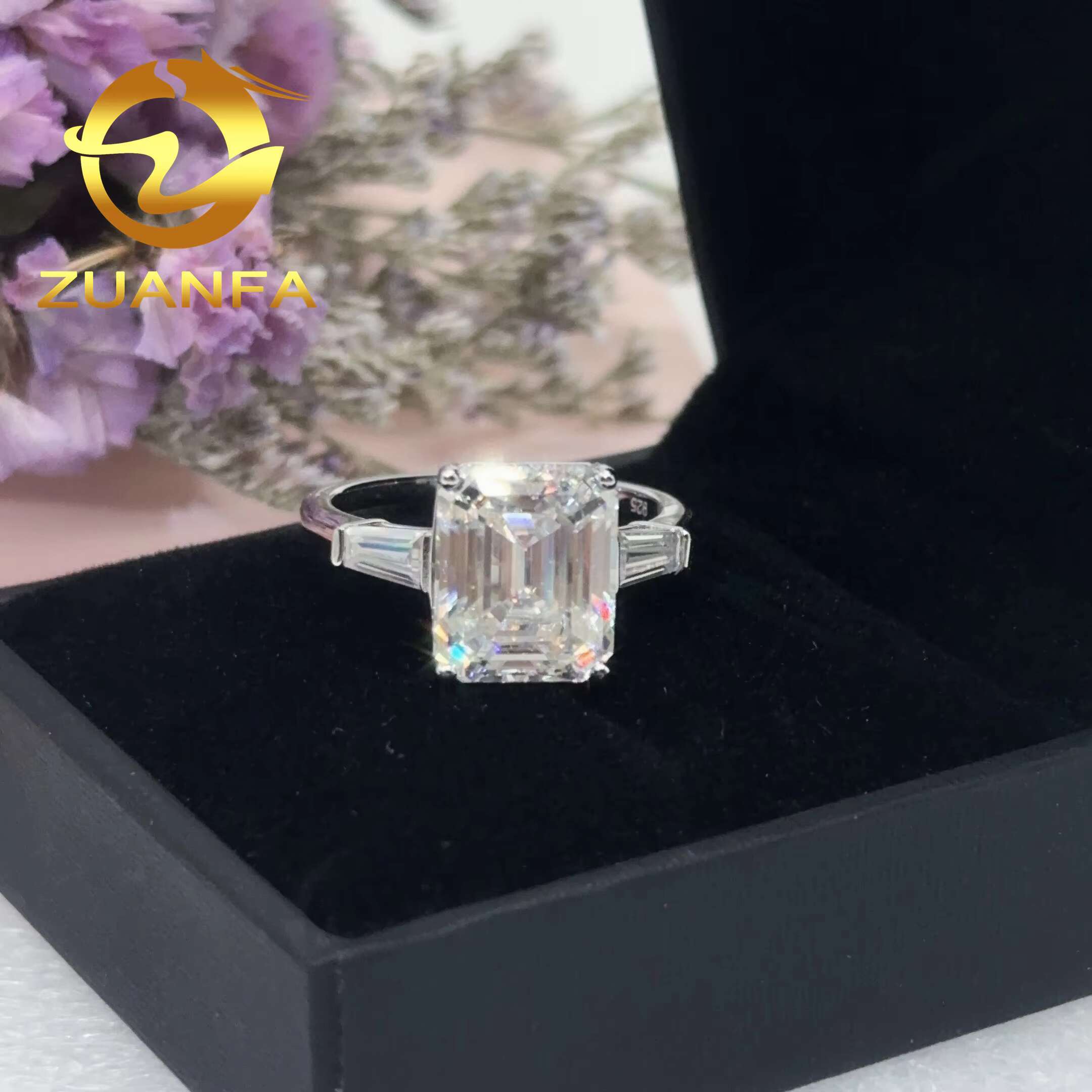 Fashion Women Jewelry Emerald Cut Moissanite Diamond Ring 5carat VVS Engagement Ring Sterling Silver 925
