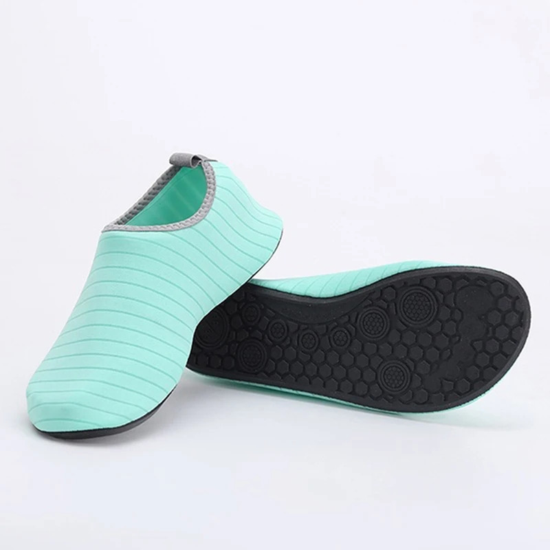 Men Women Water Shoes Swimming Shoes Solid Color Summer Beach Shoes Socks Seaside Sneaker Slippers For Men Zapatos Hombre 250624