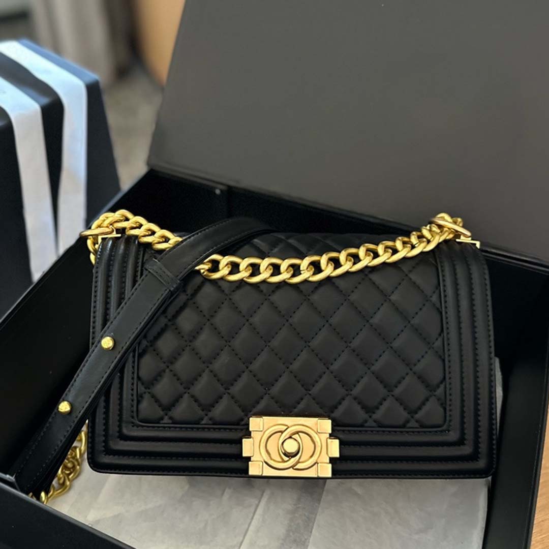 Designer bag fashionable luxury shoulder bag handbag unique design beautiful chain bag high-quality calf leather material classic multiple series bag