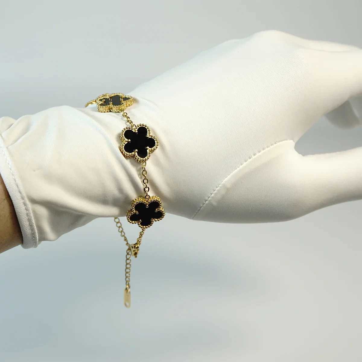 Y2K Style Metal Double Sided Plum Blossom Plant Five Leaf Flower Adjustable Bracelet Stainless Steel Luxury Womens 1PC X2506251