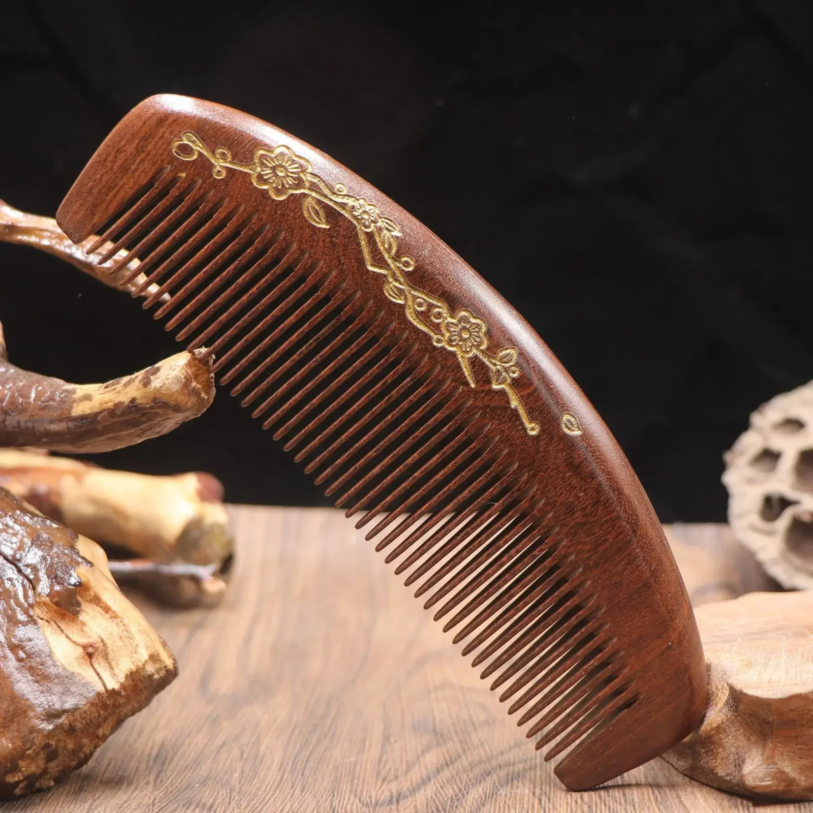 Golden Silk Sandalwood Comb Crescent Type 16cm Static Comb Curly Hair Wooden Brush Combs for Hair Comb Brush 250625