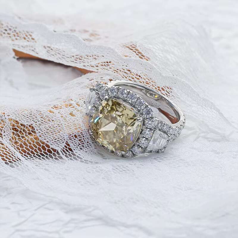 Paston Customized Iced Out 10k 14k Big Size 10ct Original Yellow Cushion Vvs Moissanite Diamond Luxury Ring for Wedding Daily