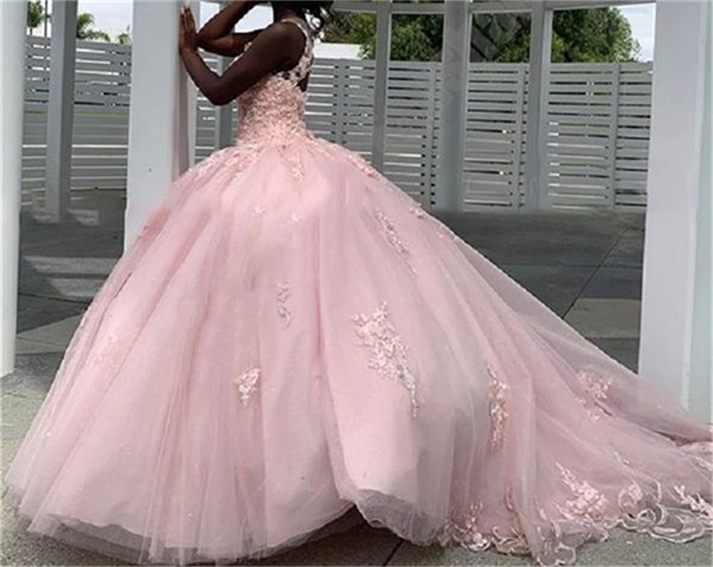 Ball Gown Quinceanera Dresses Pink Appliques Deep V-Neck Tulle Lace-up Plus Size Sweet 15 16 Princess Birthday Party Gowns Vestidos De 15 Anos QD60