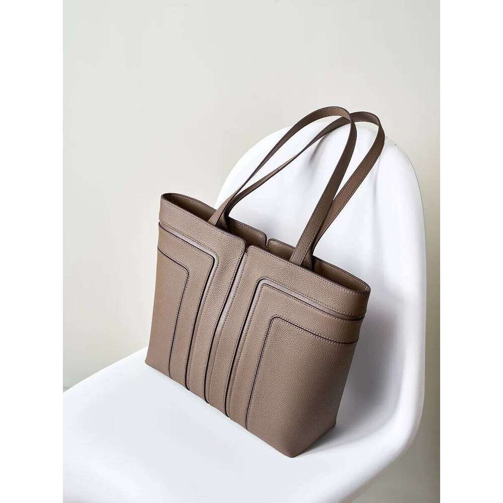 Luxurious Design Bags Genuine Leather Tote 2023 Bucket Niche Design Versatile Commuting Large Capacity Single Shoulder Crossbody Bag