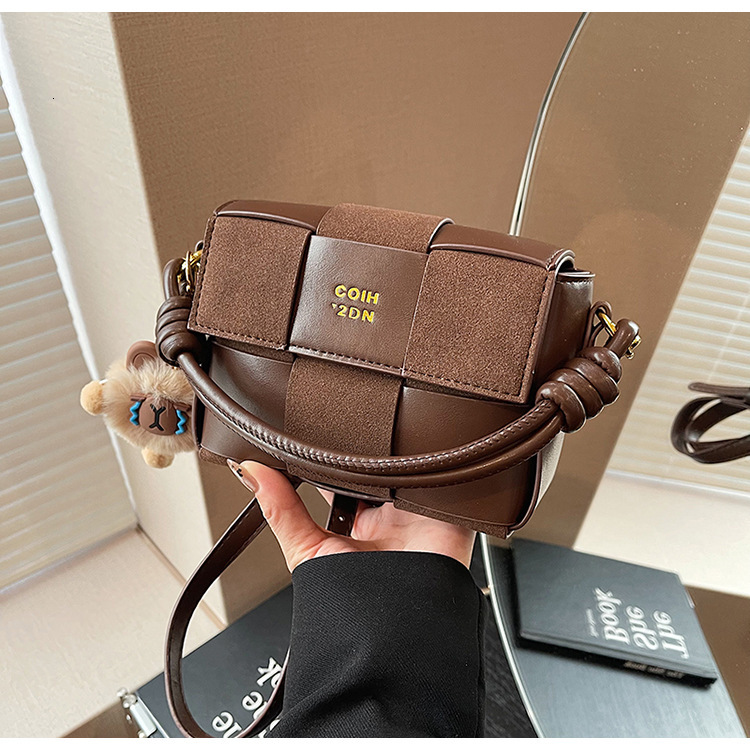 Free Shipping 2025 New Designer Bag Single Shoulder Bag High-end Korean Style Lightweight Bag For Women Super Popular Woven Niche Design Single Should