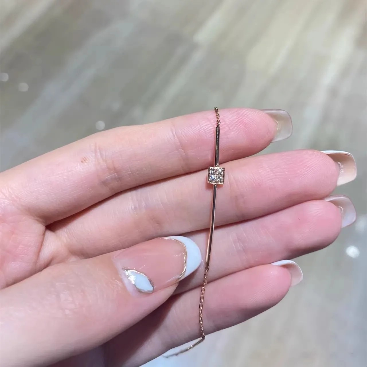 Elegant Women's 925 Sterling Silver Minimalist Cubic Zirconia Bracelet with Solitaire Stone