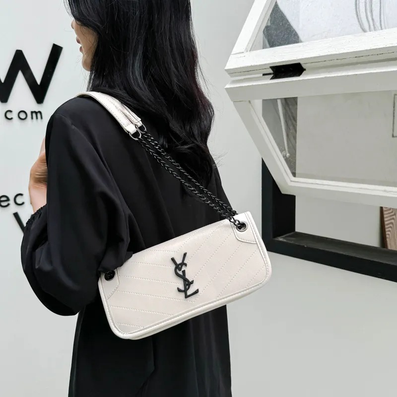 Free Shipping Designer Bag 2025 Fashion Women New Chain Tote bag trend Shoulder bag Shoulder Bag Simple Commuter Handbagslant Cross bag A++
