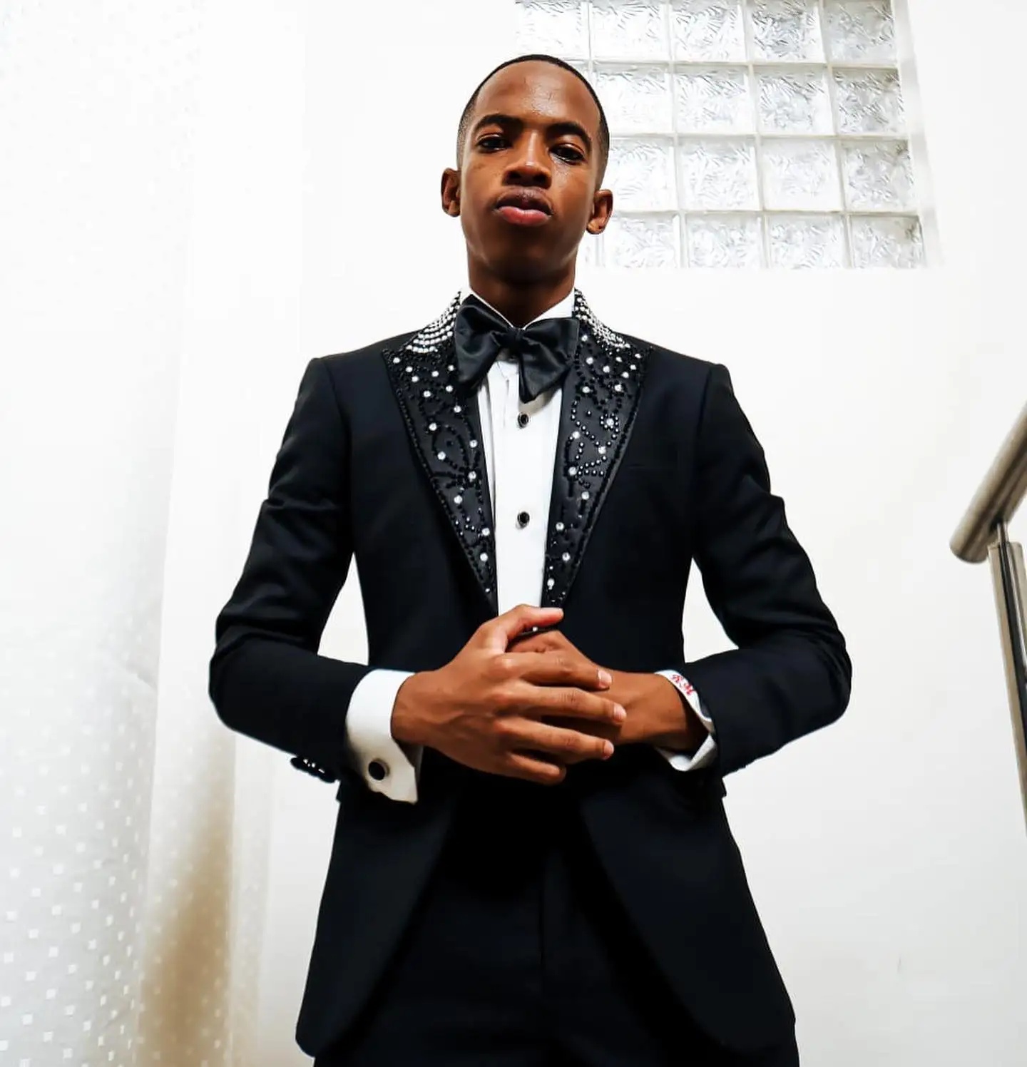 Fashion Men Suits Tailor-Made 2 Pieces Set Beaded Shawl Lapel Jacket Evening Party Rhinestone Blazer One-Button Groom Customized Coat Pants Plus Size