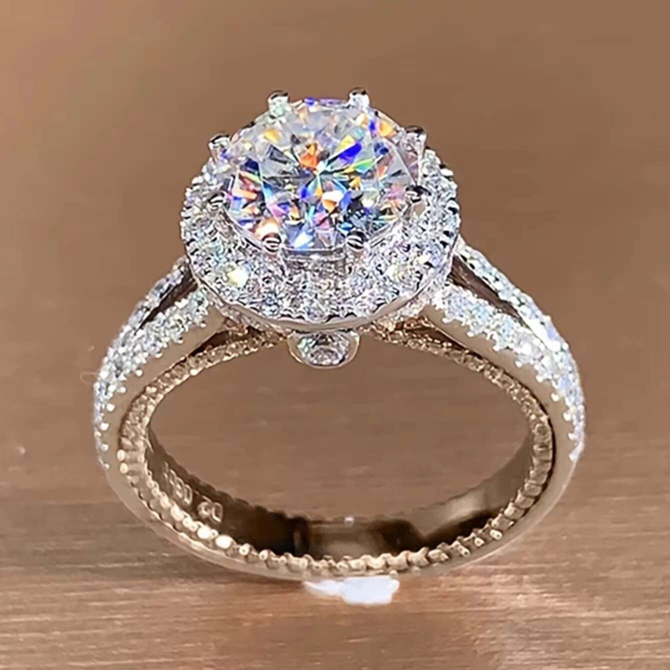 Gold Plated 925 Sterling Silver Wedding Gift Ring Fashionable Round Inlaid Diamond Moissanite for Elegant and Stylish