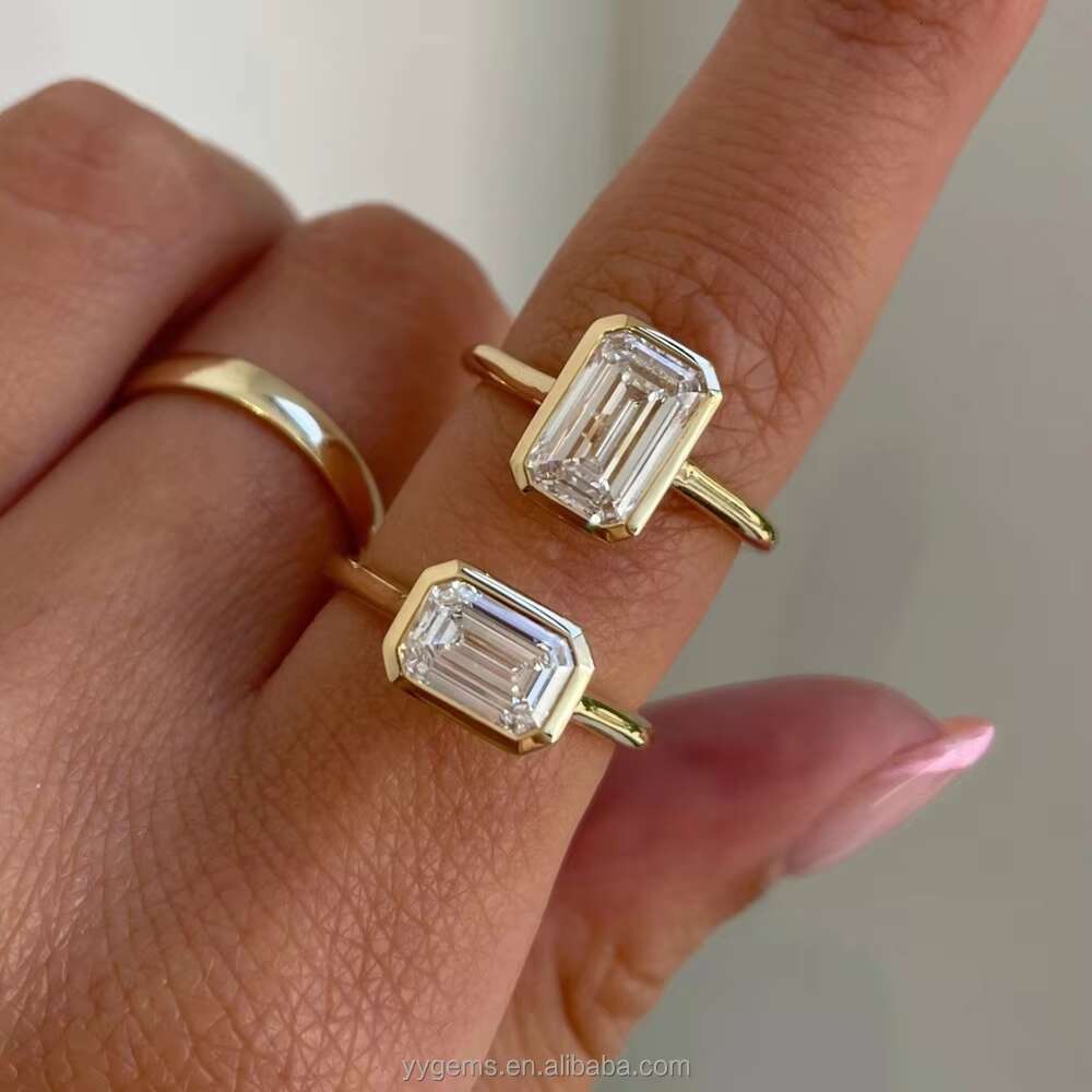 Yu Ying Custom Perfect Bezel Ring 18K Yellow Gold with 3CT Emerald Cut Moissanite Jewelry Wedding Ring Women Fine Rings