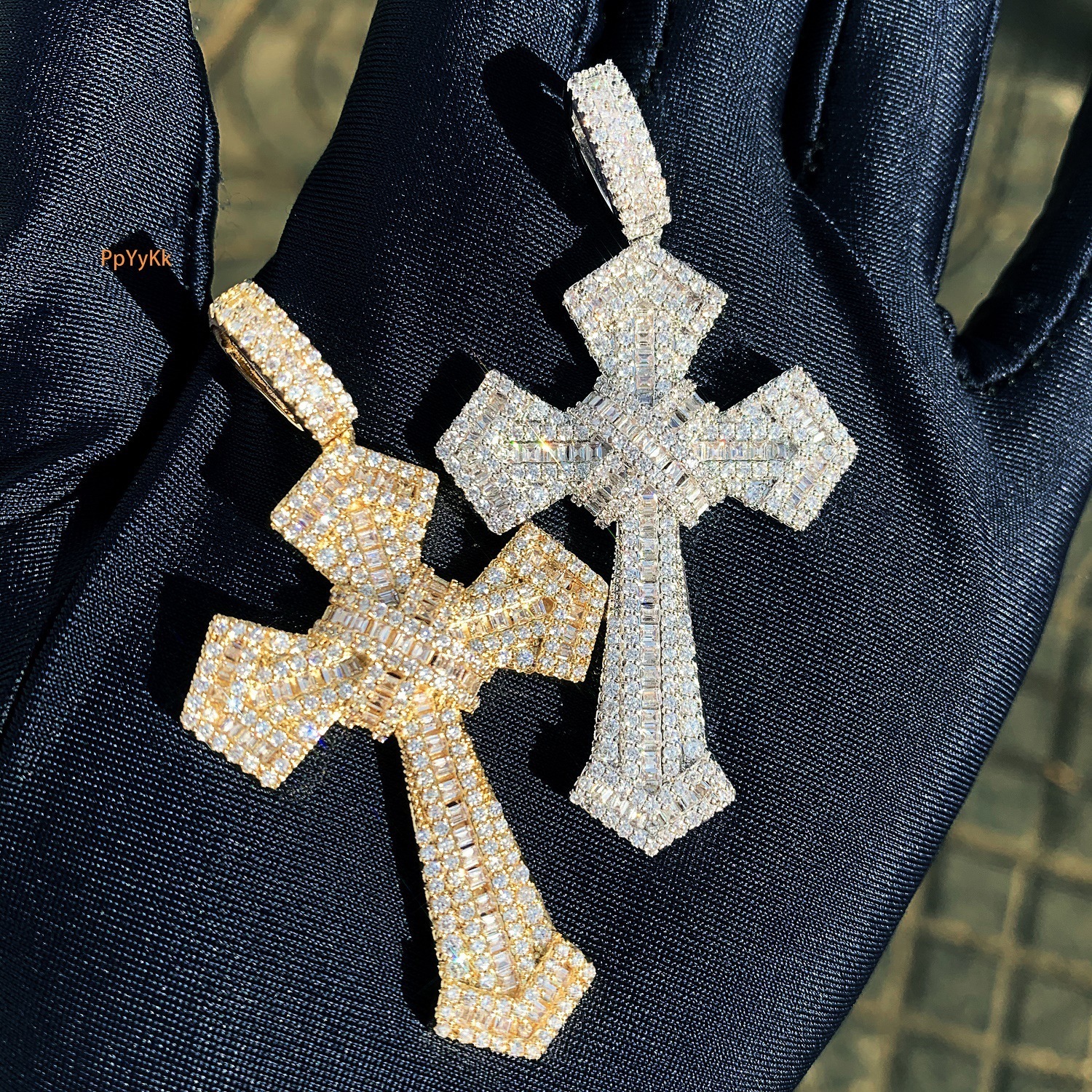 Luxury VVS Moissanite Hip Hop Streetwear Brand Iced Out Cross Pendant Men's Trendsetter Edgy Minimalist Bling Necklace Jewelry Pass the diamond t