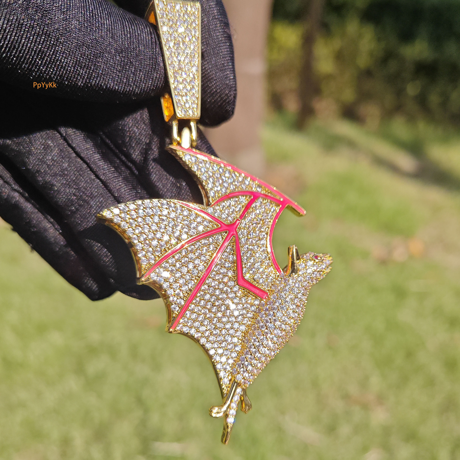 Luxury VVS Moissanite Glow in The Dark Iced Out Full Iced Out Bat Pendant Necklace Hip Hop Unisex Simple Individual Trendy Accessory Passes the diamon