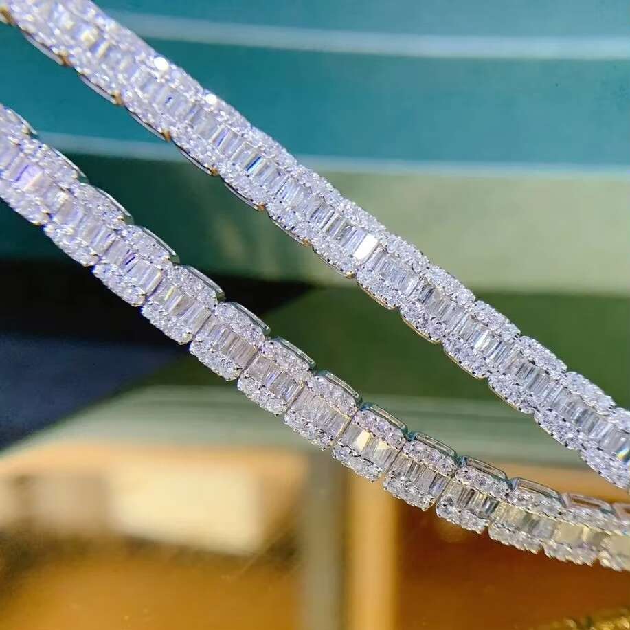 Premium 8-Inch Cuban Bracelet for Men Custom 10mm VVS Moissanite Diamond Iced Jewelry Popular Hip Hop Fine Charm Bracelet