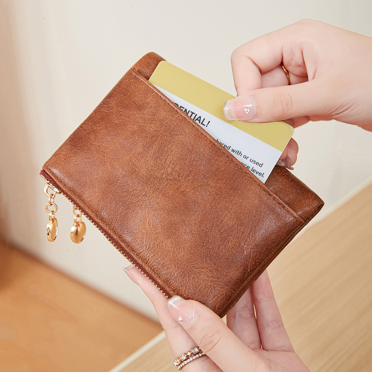 Designer Purses For Women Luxury Wallet Unisex Uxury Wallet Vintage Fashionable Genuine Leather Faux Leather Wallet Magnetic Brown ID Window Card Hold