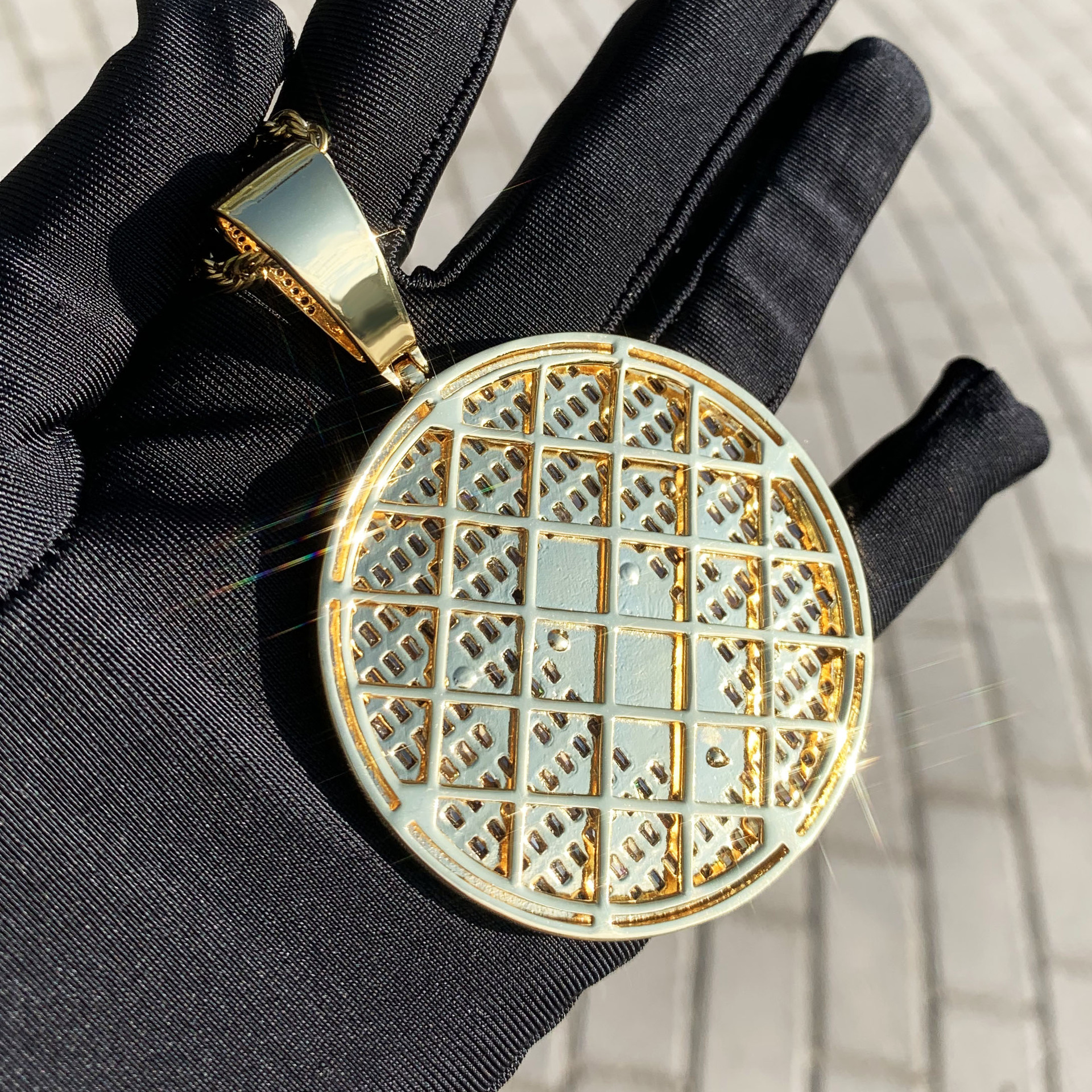 Hip Hop Disc Guardian Double Gun Cross Iced Out Pendant VVS Moissanite Bling Necklace Jewelry Passes the Diamond Tester