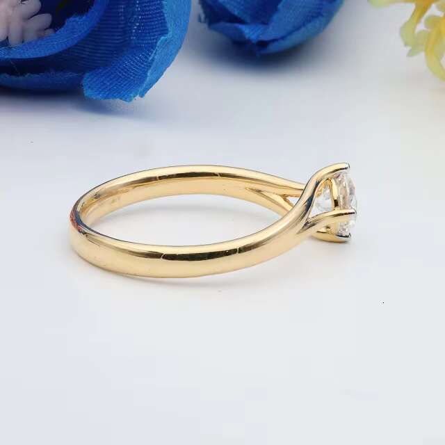 Sophisticated Single Stone Jewelry Piece: Forevermark Certified Resin Diamond Accents