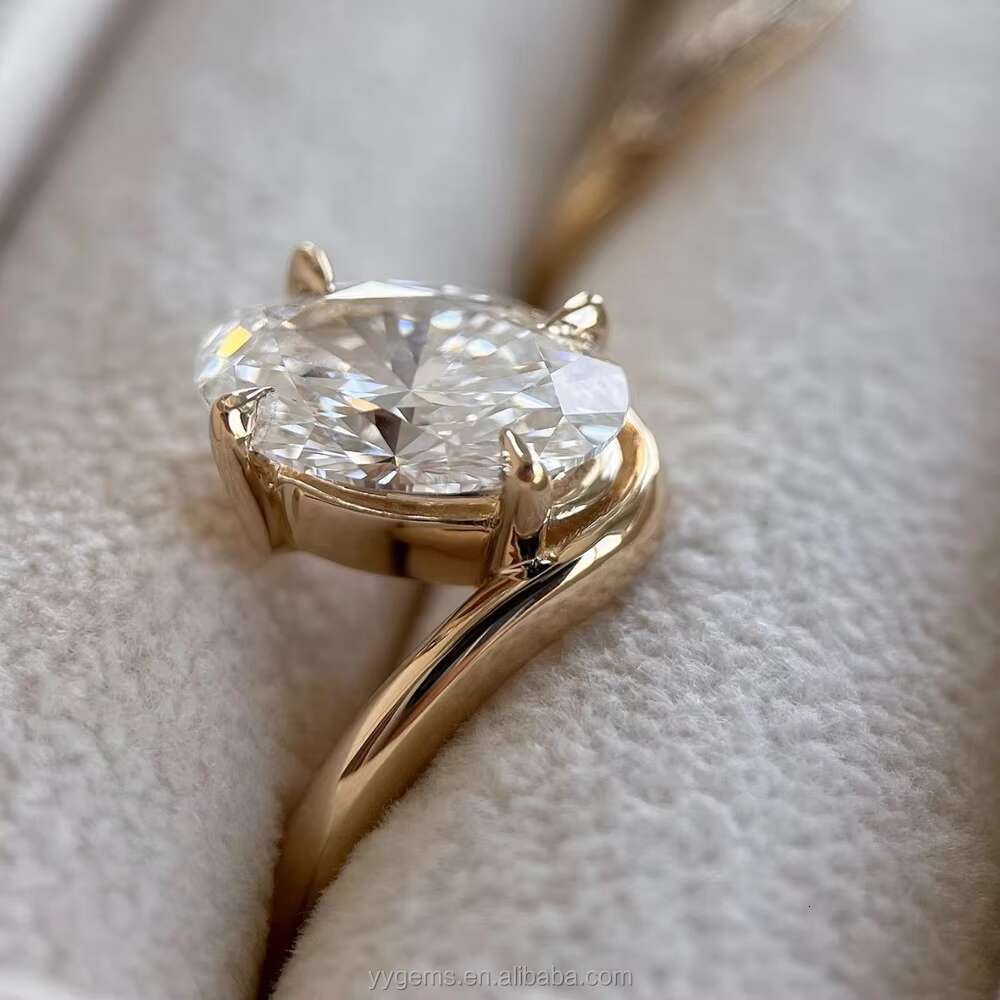 Yu Ying Custom Oval Sunrise Ring Set with 3CT Oval Moissanite Diamond 18K Yellow Gold Rings Fine Jewelry Women Wedding Rings Set