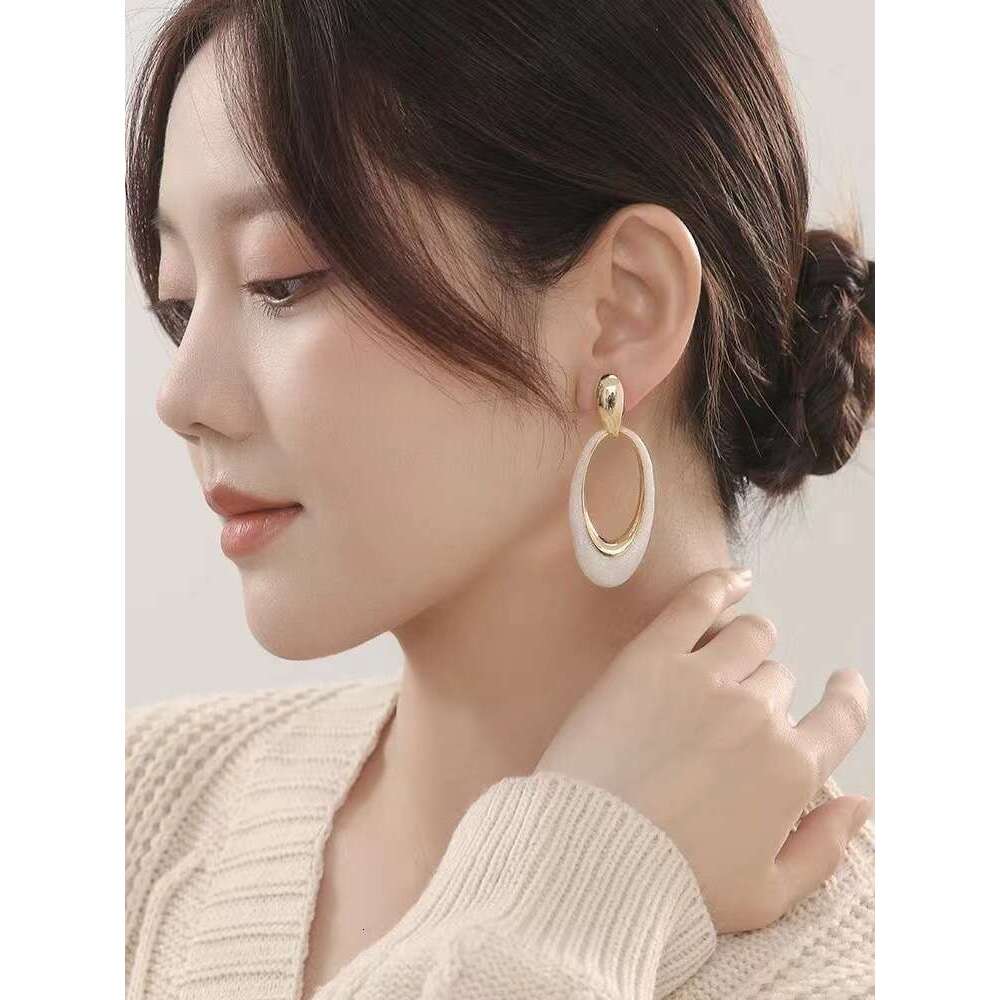 DHCollections Enamel Geometric Earrings - Oversized Hollow Pearl White Dangle Earrings with Shell Motif (2025 Minimalist Statement Jewelry)