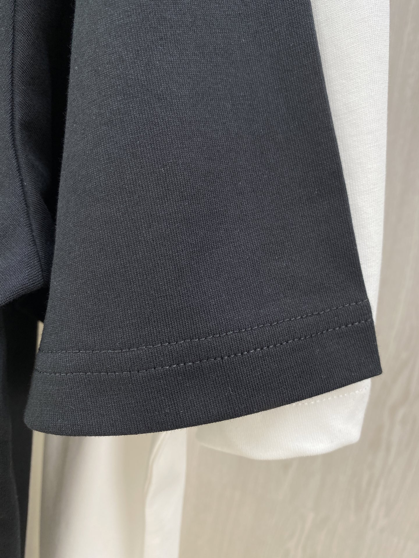 6TX43 luxury hidden link 5A masrter quality Versatile Feminine Layering Piece: Lightweight Mixed Fabric Pullover Jacket Suitable for Multiple Outfits