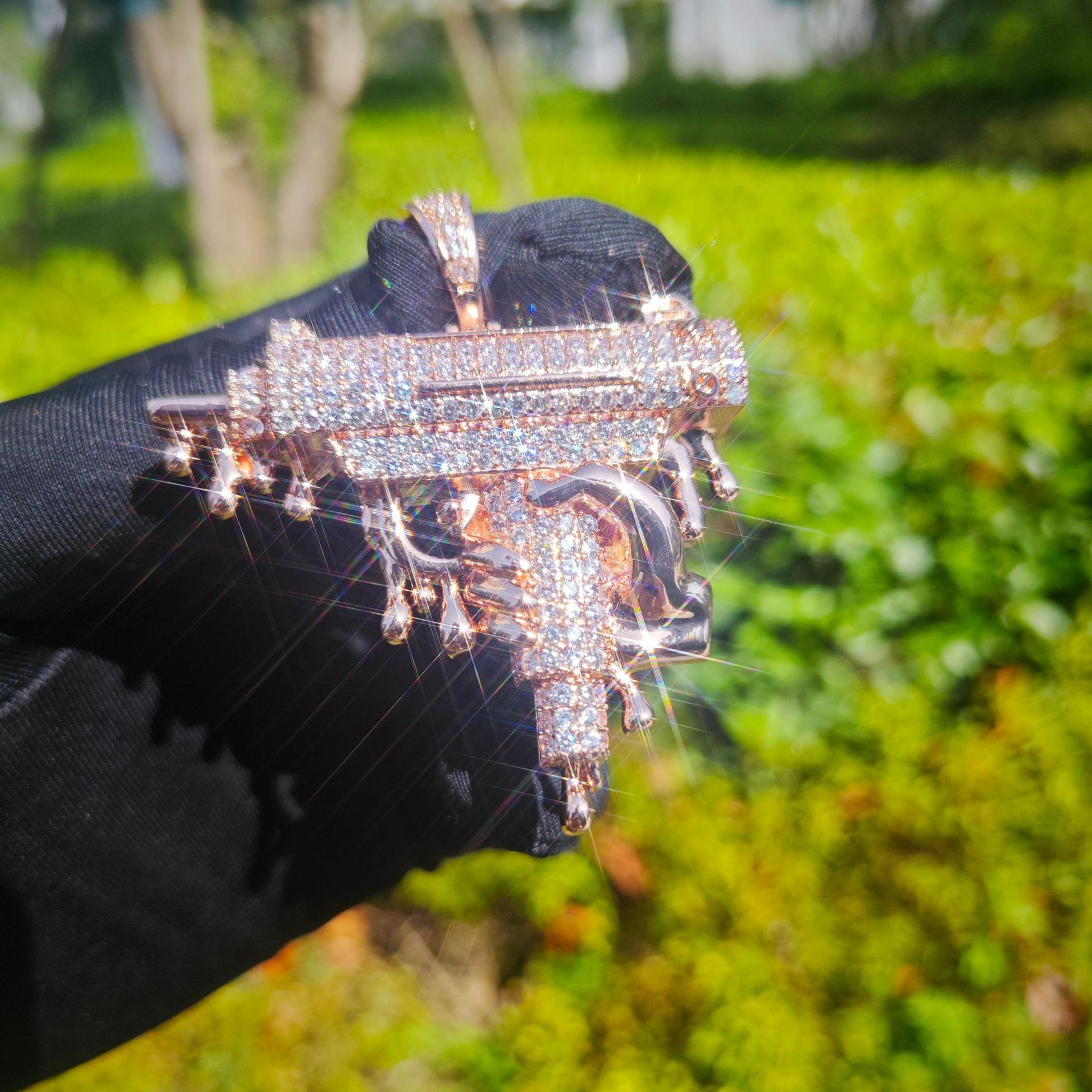 Luxury Moissanite New Iced Out UZ Submachine Gun Pendant Necklace Hip Hop Men's Rap Streetwear Accessory Pass the diamond tester