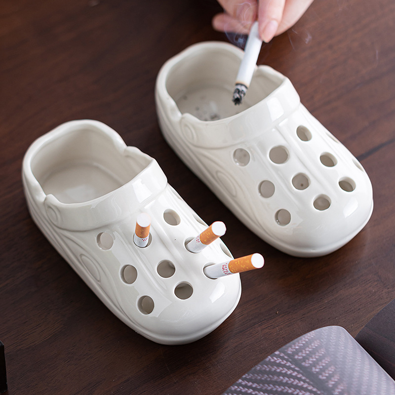 1PCS Slipper-Shaped Ceramic Ashtray with Dustproof Function for Home Office Living Room Dust and fly ash prevention R250626