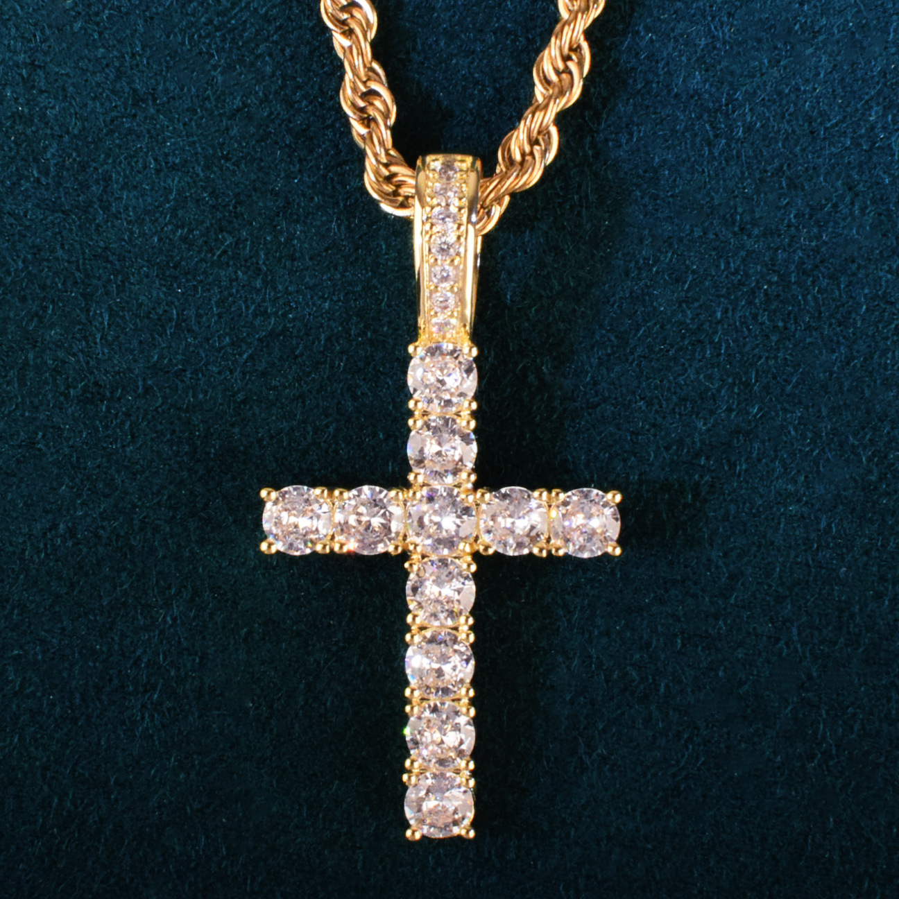 Luxury Moissanite Jewelry New Hip Hop Prong Set Diamond Studded Cross Pendant Rock Club Men's Necklace Accessory Passes the diamond tester