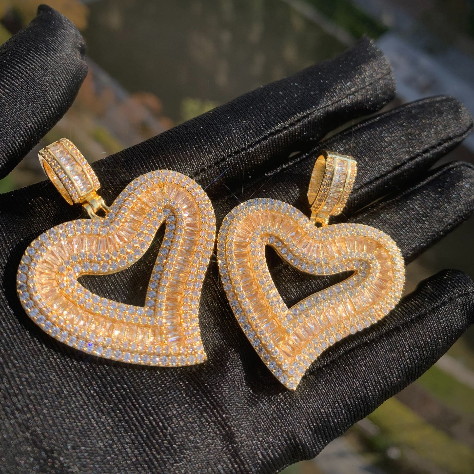 Luxury VVS Moissanite New Iced Out Trapezoid Heart Diamond Studded Simple Individual Hip Hop Unisex Pendant Necklace Trendy Accessory Passes the Diamo