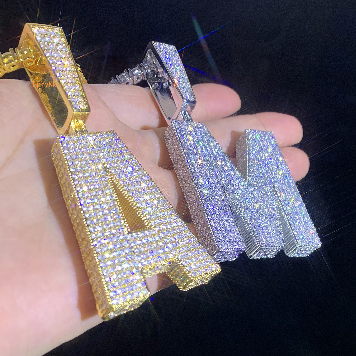 New Hip Hop Streetwear Brand 26-Letter Pendant Real Gold Plated Iced Out VVS Moissanite Edgy Versatile Jewelry Passes the Diamond Tester