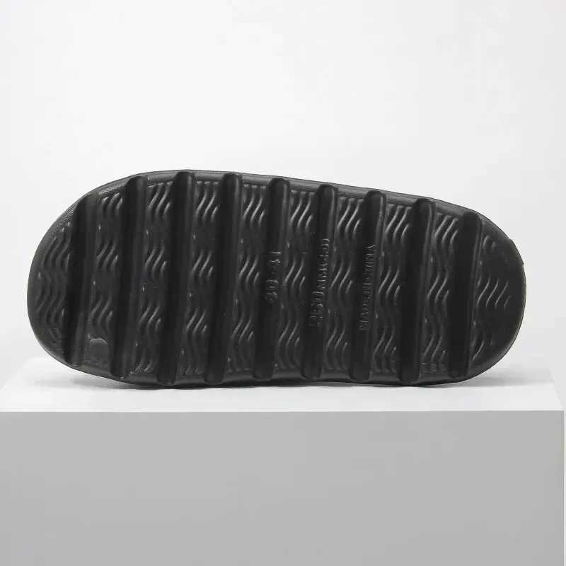 Big Size 47 Summer Slippers Men Wen EVA Soft Bott Indoor He Slides Sandals Light Beach Shoes M Slippers Flip Flops Y250626