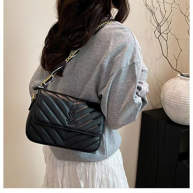 Designer bag women's bag fashionable small handbag shoulder bag underarm handbag crossbody bag easy to match for daily wear Essential for Travel