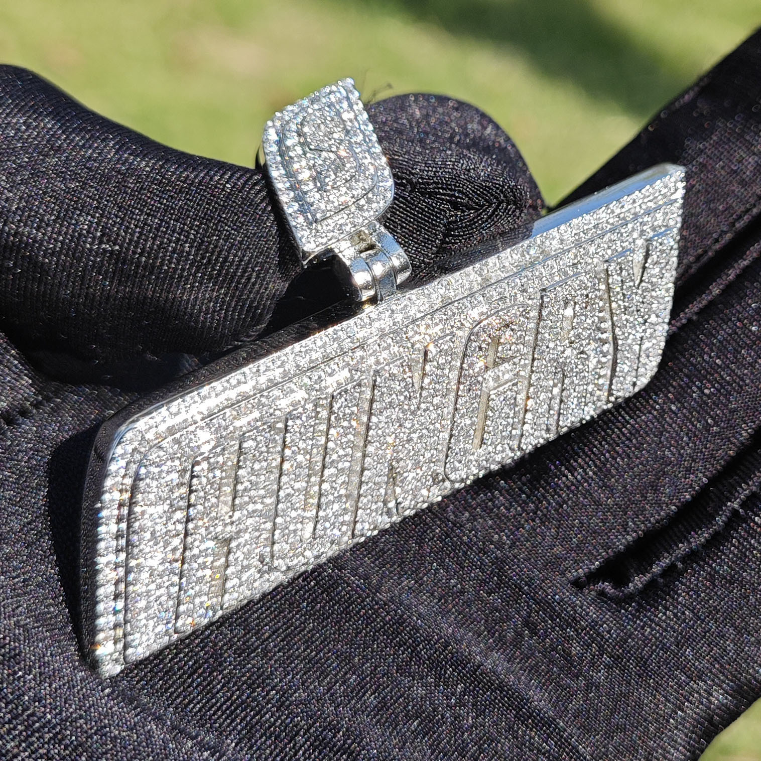 Luxury VVS Moissanite Huncry Brand Iced Out Electroplated Letter Pendant Necklace Hip Hop Individual Versatile Diamond Studded Accessory Pass the diam