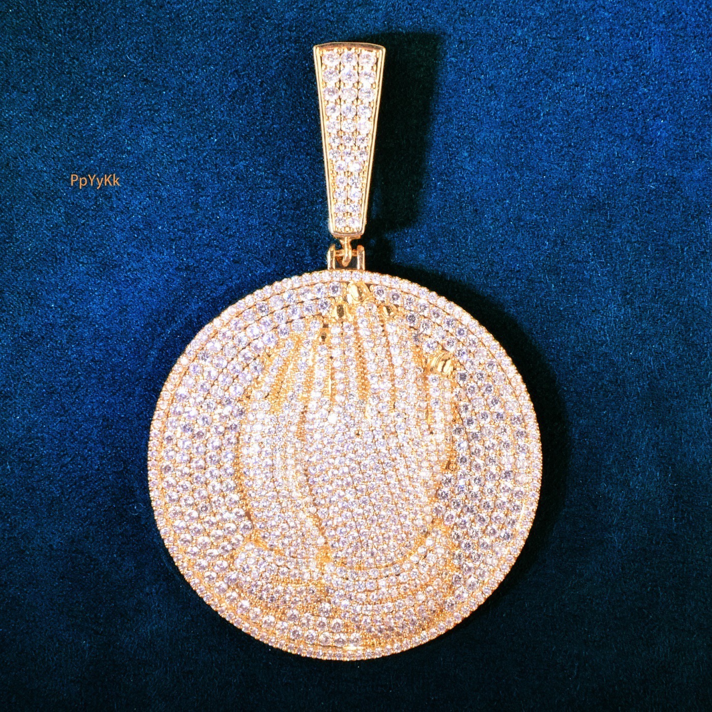 Hip Hop New Arrival Iced Out Double Hands Disc Pendant Necklace VVS Moissanite Bling Street Style Sweater Chain Passes the diamond tester