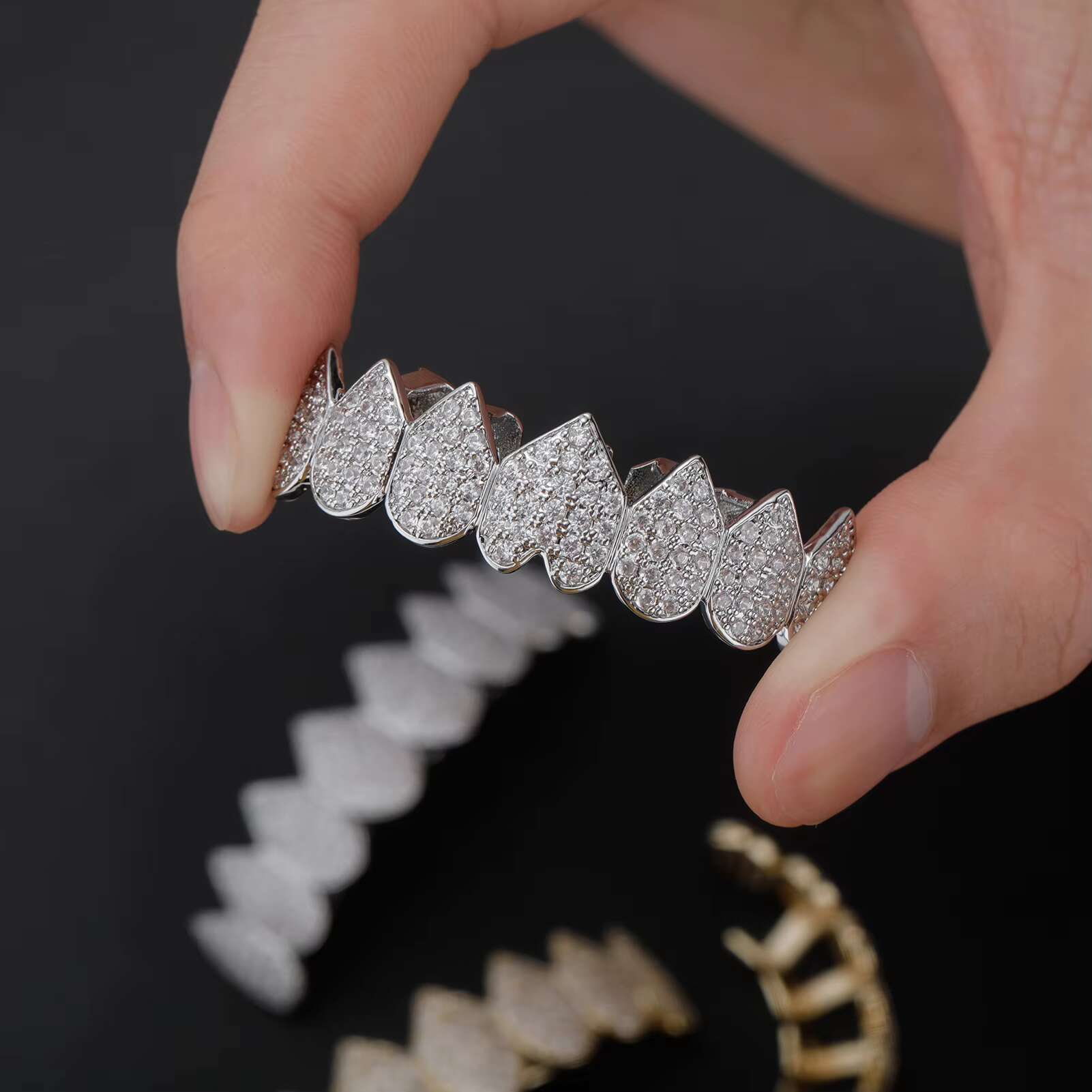Gold Plated Diamond Heart Top Bottom Teeth Grillz Set Cubic Zirconia Punk Teeth Mouth GrillzOACOCA